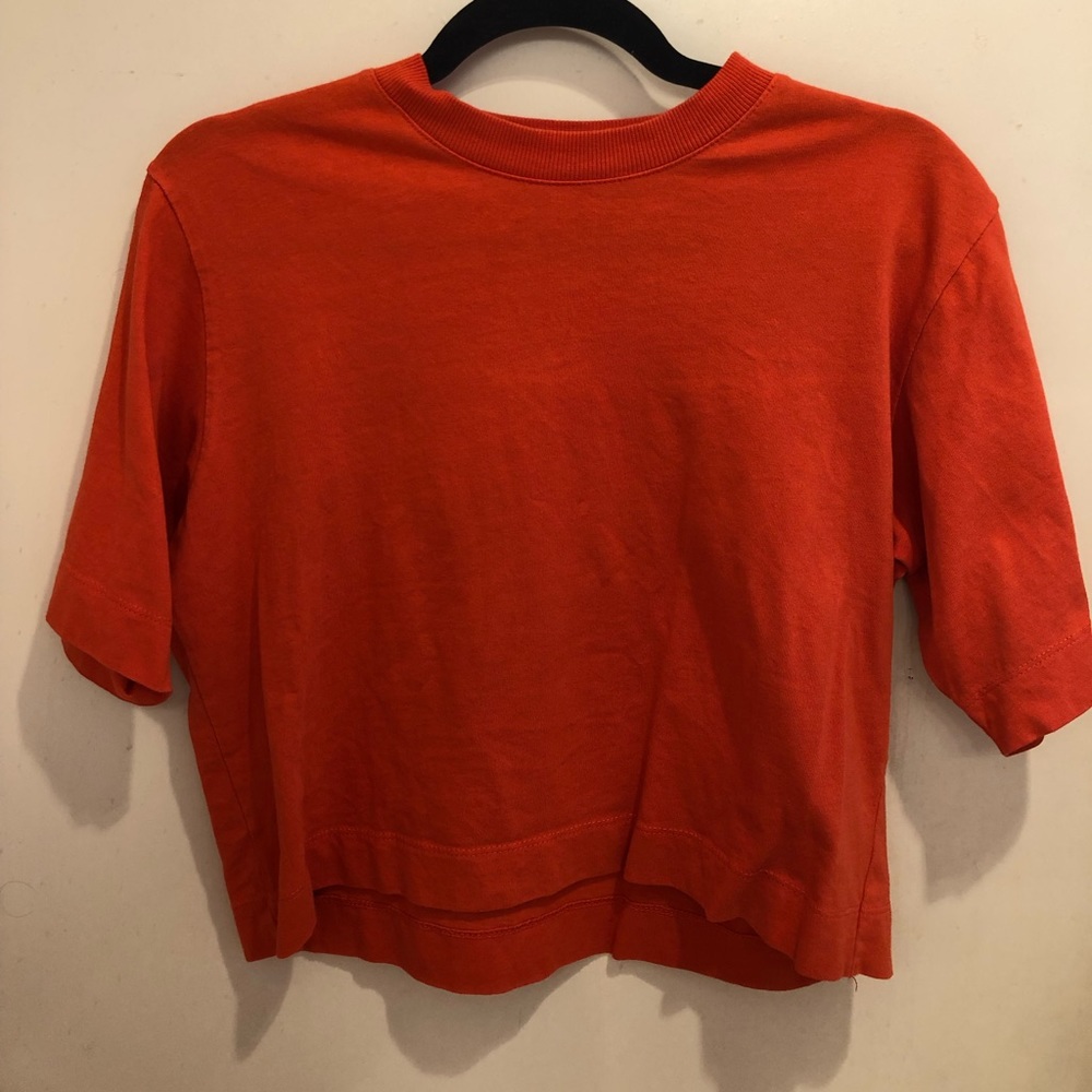 Orange red cropped tee